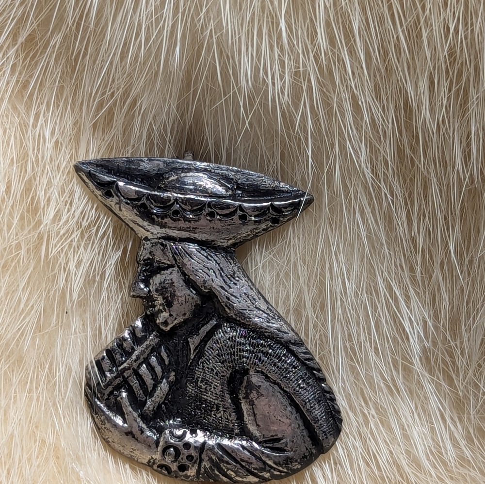 Silver Tone Pin Aztec South American Ethnic Design Brooch